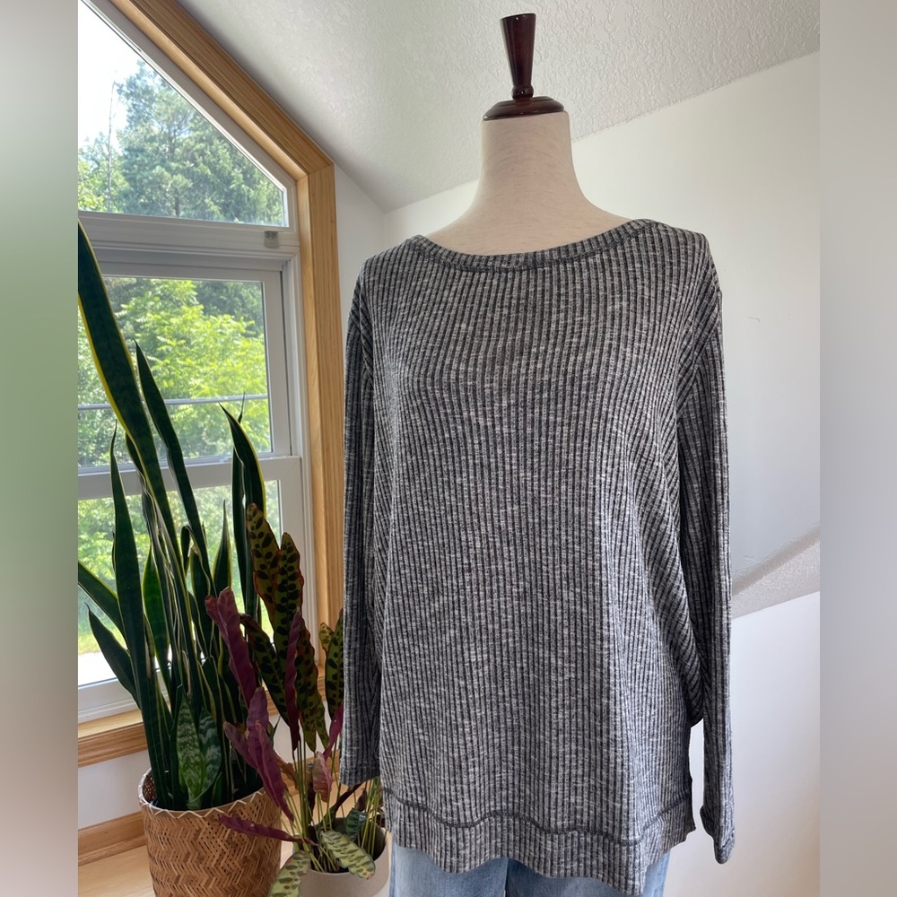 H&M : Gray Ribbed Thermal Top